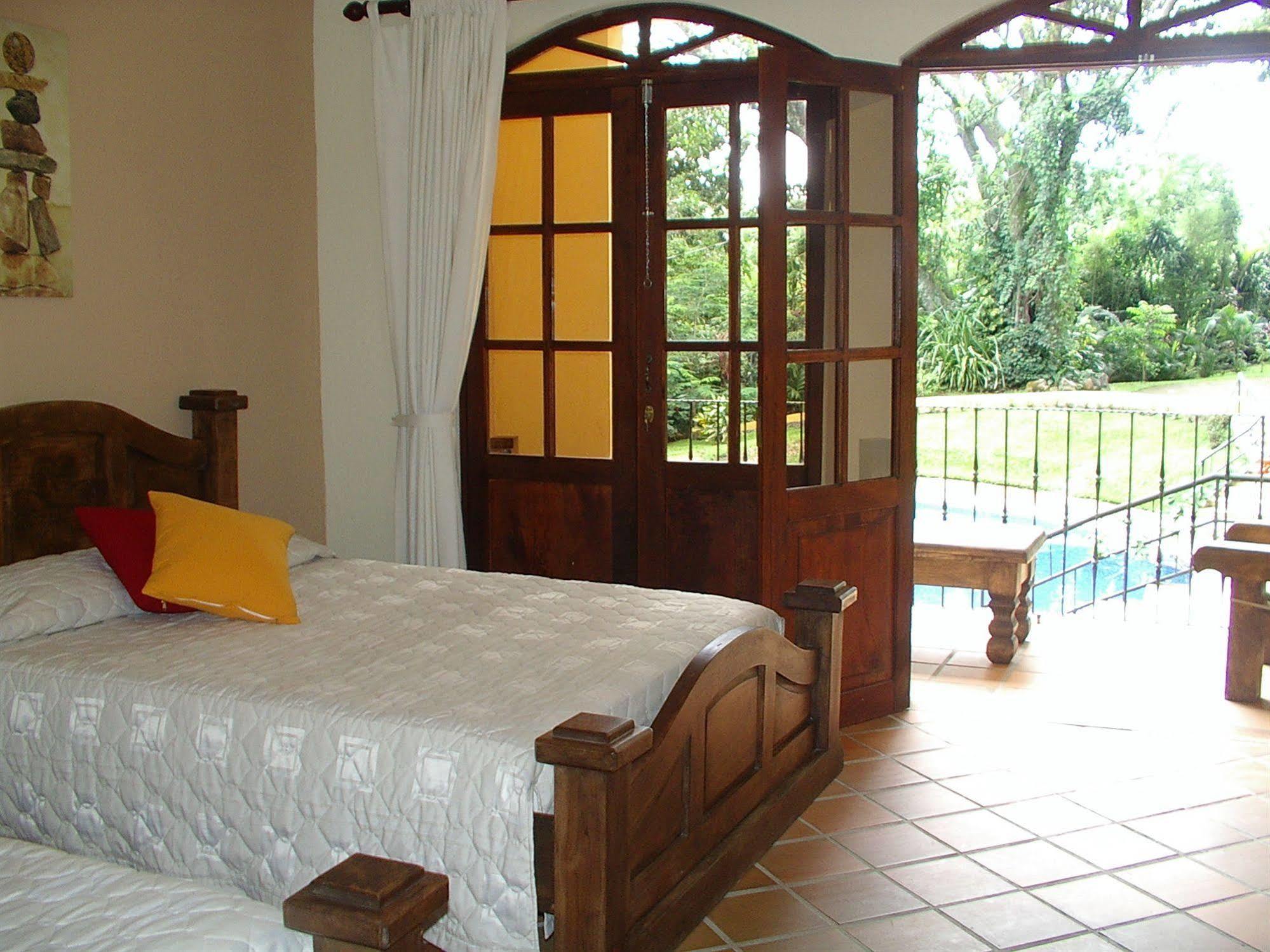 Trapp Family Country Inn San Antonio De Belen Buitenkant foto