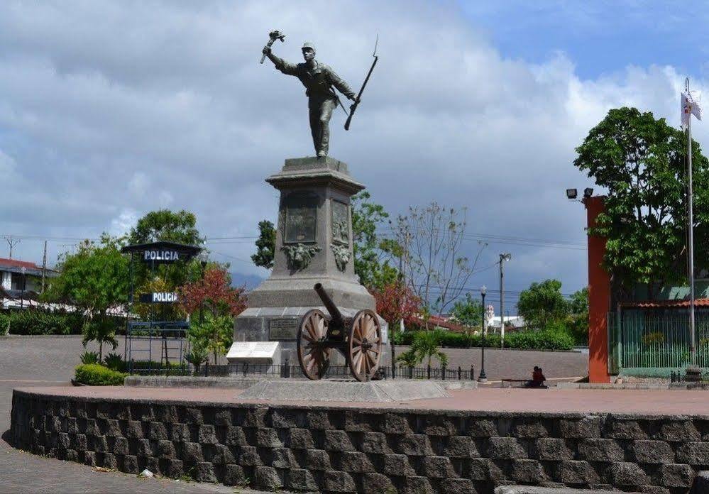 Trapp Family Country Inn San Antonio De Belen Buitenkant foto